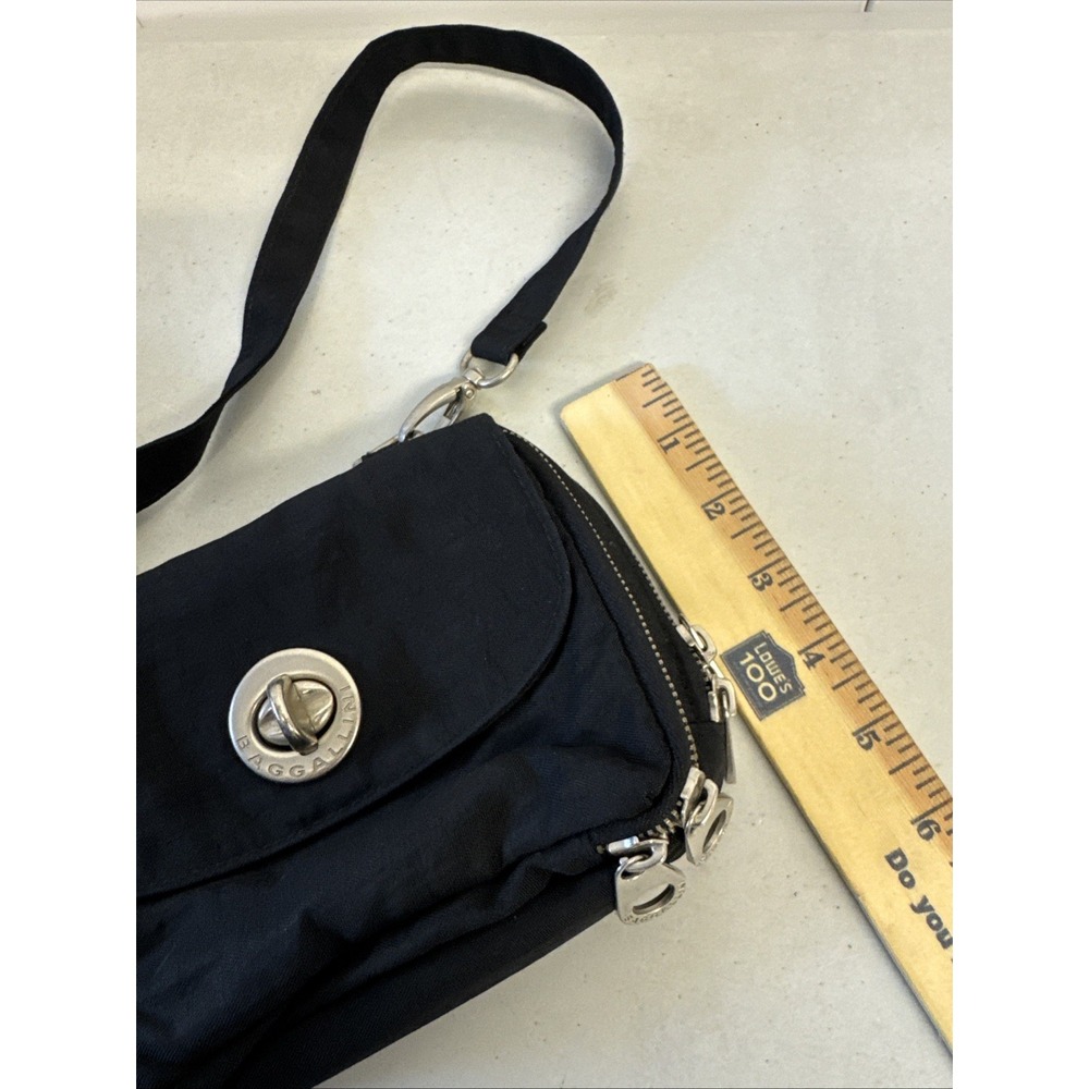 Baggallini Medium Nylon Crossbody Bag Black Colored‎ with Adjustable Strap - Picture 2 of 7